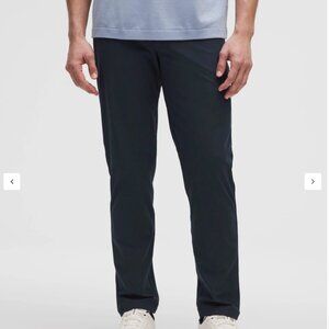 lululemon ABC Pant – Classic 5 Pocket (Warpstreme).– Size 29 x 32– Navy